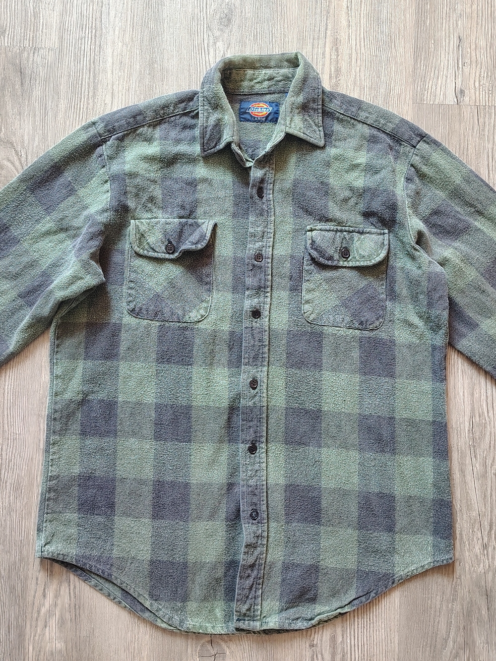 Dickies Men's M Heavyweight Flannel Plaid Long Sleeve Button Up Shirt